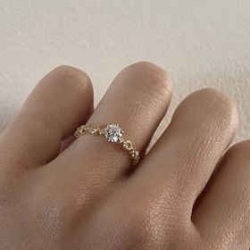 【EITO(エイト)の口コミ】 エターナルリングとしても少し凝ったデザインと指輪の「日常」というコン…