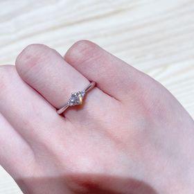 【出雲結(いずもゆい)の口コミ】 デザインと指輪の意味に惹かれて選びました。
今までも2人で乗り越えてき…