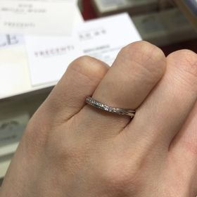 【TRECENTI(トレセンテ)の口コミ】 ダイヤモンドが綺麗でした。
価格も他店に比べてリーズナブルで魅力的でし…
