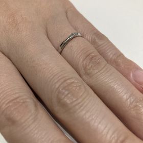 【4℃ BRIDAL(ヨンドシーブライダル)の口コミ】 予算が限られていたため価格帯が低いものから探しました。シンプルなデザ…