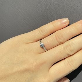 【HOSHI no SUNA 星の砂(ほしのすな)の口コミ】 お店で好きなデザインのものを選ばせてもらいました。
今まで太めやウェー…