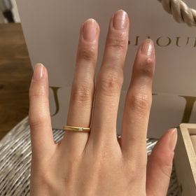 【ORECCHIO(オレッキオ)の口コミ】 指輪はずっと身につける物だしデザインはシンプルにしようとだけ決めてま…