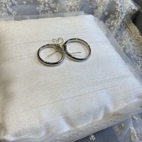 【ケイウノ ブライダル(K.UNO BRIDAL)の口コミ】 初めから価格が抑えられたシンプルなものを選ぶつもりでした。店にはいっ…