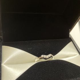 【エクセルコダイヤモンド(EXELCO DIAMOND)の口コミ】 デザインが可愛く、要望に沿ってセミオーダーで作ってもらいました。要望…