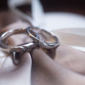 【俄(にわか)の口コミ】 コンセプトとデザインです。結という指輪で、2人を結ぶという意味がありま…