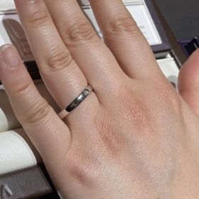 【俄(にわか)の口コミ】 日本人の指に馴染むようなウェーブが柔らかい控えめなデザインが多いです…