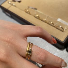 【ORECCHIO(オレッキオ)の口コミ】 エメラルドカットのダイヤがかっこいいと思って店舗に見に行きました。ス…