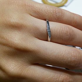 【Ponte Vecchio(ポンテヴェキオ)の口コミ】 たくさんのデザインを試着させて頂きましたが、わずかにカーブしているデ…