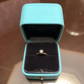 【ティファニー(Tiffany & Co.)の口コミ】 私は手が小さいので、細い指輪じゃないと指が太って見えるので婚約指輪も…