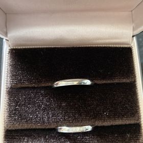 【アイプリモ(I-PRIMO)の口コミ】 ダイヤがさりげなく、5粒入っています。ハートアンドキューピッドで、輝き…