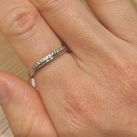 【PORTADA(ポルターダ)の口コミ】 エタニティリングを探していて、変わったデザインが目に止まったので試着…