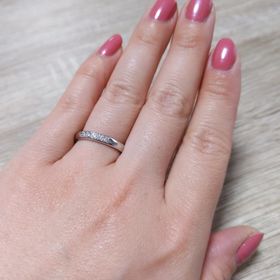 【アイプリモ(I-PRIMO)の口コミ】 結婚指輪はシンプルなものを探していましたが、婚約指輪を買っていなかっ…