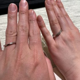 【TRECENTI(トレセンテ)の口コミ】 婚約指輪もかねて、大きなダイヤモンドのついた指輪でした。メンズはマッ…