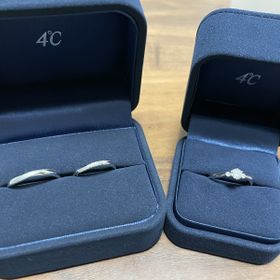 【4℃ BRIDAL(ヨンドシーブライダル)の口コミ】 ウェーブがいいなと始めから考えており、試着したときに一目惚れしました…