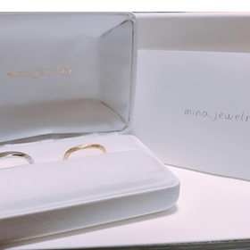 【mina.jewelry(ミナジュエリー)の口コミ】 Instagramでいくつか可愛くて少し個性的なデザインの結婚指輪を探している…