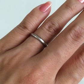 【ティファニー(Tiffany & Co.)の口コミ】 手が小さくて指が細いので目立ちすぎないよう細めのリングを選びました。…