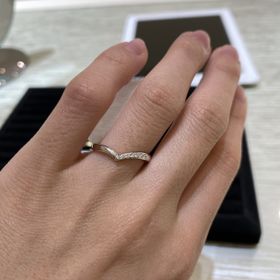 【TRECENTI(トレセンテ)の口コミ】 様々な指輪の形や色があり、どれにしようか迷ってしまいます。しかし、店…
