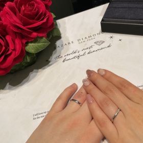 【ラザール ダイヤモンド(LAZARE DIAMOND)の口コミ】 シンプルなデザインで指に馴染みとても気に入っています。普段ネイルをし…