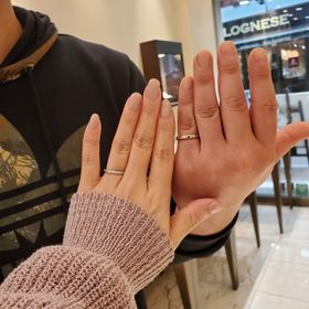 【TRECENTI(トレセンテ)の口コミ】 双子ダイヤモンドにしたくてフェリーチェにしました。
メレダイヤがたくさ…