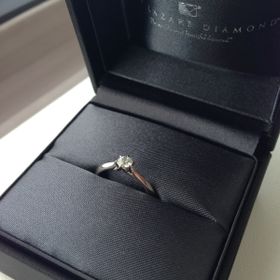【ラザール ダイヤモンド(LAZARE DIAMOND)の口コミ】 元々、シンプルなTHE婚約指輪！というような指輪が希望でした。ラザールダ…