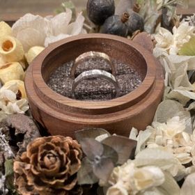 【鎌倉彫金工房の口コミ】 指輪は自分達で手作りしました。色はお互い好みのプラチナとピンクゴール…