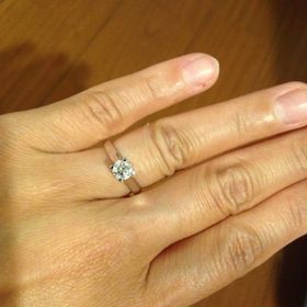 【ヴァン クリーフ＆アーペル(Van Cleef & Arpels)の口コミ】 何より、ダイヤが大きく、ダイヤモンドが綺麗についているシンプルなデザ…