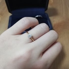 【銀座ダイヤモンドシライシの口コミ】 プロポーズリングをもらったので、後日デザインを決めに行きました。婚約…