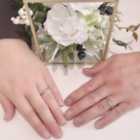 【CAFERING(カフェリング)の口コミ】 すっきりとしたデザインで指につけても主張しすぎなくて好きです。
斜めの…