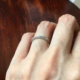 【ティファニー(Tiffany & Co.)の口コミ】 シンプルでどんなスタイルにも合いそうだったことが何よりでした。ミル打…