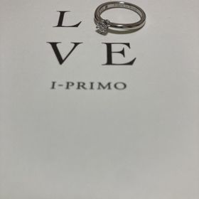 【アイプリモ(I-PRIMO)の口コミ】 シンプルで、高さがあり、ダイヤのキラキラや質が活かされてる指輪だと思…