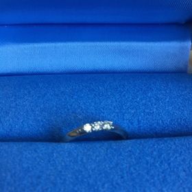 【銀座ダイヤモンドシライシの口コミ】  同じような価格帯の店舗を3店舗周りましたが、同じようなデザインでも、…