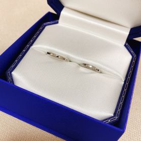 【ヴァンドーム青山(VENDOME AOYAMA)の口コミ】 1.デザイン
動きのあるタイプかフラットタイプか迷ったのですが、長く付け…