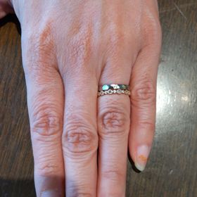 【EITO(エイト)の口コミ】 個性的で他には見られない独特のデザインであり、一目で自分たちの指輪だ…