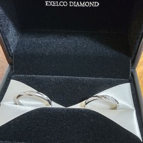 【エクセルコダイヤモンド(EXELCO DIAMOND)の口コミ】 婚約指輪もこちらで購入していて、同じブランドのものがいいかなと見てい…
