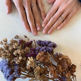 【atelier CraM(アトリエ クラム)の口コミ】 色はシルバー、デザインはシンプルで細めのものを探していました。
Fluctu…