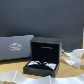 【エクセルコダイヤモンド(EXELCO DIAMOND)の口コミ】 指輪のデザインが職人さんの手で1つずつミル打ちされていて、他のブランド…