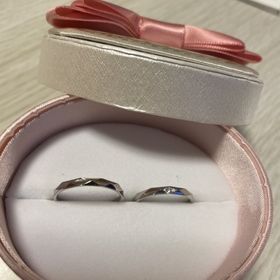 【insembre(インセンブレ)の口コミ】 仕事中でもつけていられるシンプルだけど個性的なモノを探していました。…