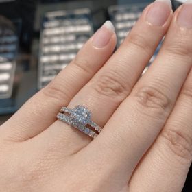 【エクセルコダイヤモンド(EXELCO DIAMOND)の口コミ】 定番〜個性的まで幅広いデザインが用意されています。プラチナからゴール…