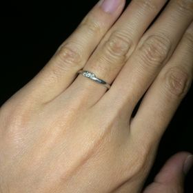 【ジュエリーツツミ(JEWELRY TSUTSUMI)の口コミ】 私も彼も、シンプルなものが好きなのと、でもダイヤは付いているものがい…