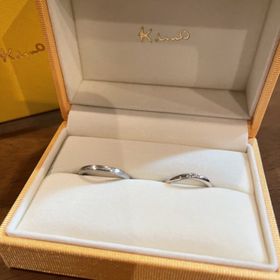 【ケイウノ ブライダル(K.UNO BRIDAL)の口コミ】 指輪のデザインが気に入り、購入を決意しました。オプションで指輪の表面…