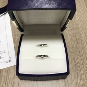 【俄(にわか)の口コミ】 婚約指輪を俄に選んだので結婚指輪も俄にしようと決めていました
妻と2人…