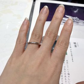 【俄(にわか)の口コミ】 今回店舗で着用させていただいた指輪は少し大きめのサイズでしたが、シン…
