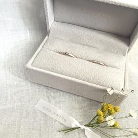 【mina.jewelry(ミナジュエリー)の口コミ】 キラキラつやつやしたものは2人共苦手で服装もカジュアルなので、普段使い…