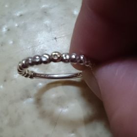 【ete(エテ)の口コミ】 一般的な指輪よりも自分達の指輪だとすぐにわかる、
ちょっと個性的なのに…