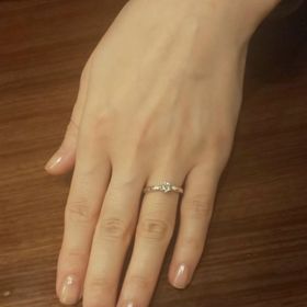 【TASAKI(タサキ)の口コミ】 購入したものはアマービレという名前の婚約指輪です。輝きが溢れて、存在…