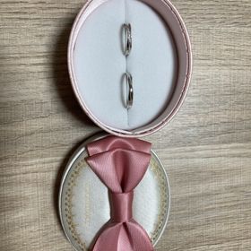 【insembre(インセンブレ)の口コミ】 ２つで10万円台の指輪を探していました。2人とも指が細くて細めのデザイン…