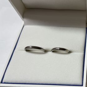 【FISCHER(フィッシャー)の口コミ】 ストレートのシンプルなデザインで、普段から着けていても、ダイヤが引っ…