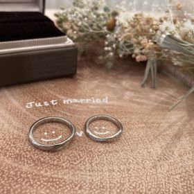 【アイプリモ(I-PRIMO)の口コミ】 元々希望していたデザインに近く、ダイヤの配置が真ん中を開けて両サイド…