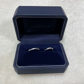 【銀座ダイヤモンドシライシの口コミ】 着け心地がとてもよく、価格もちょうど良かったです。ウェーブしているも…