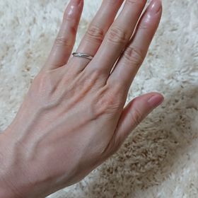 【4℃ BRIDAL(ヨンドシーブライダル)の口コミ】 デザインがたくさんあり迷ってしまいましたが、気になるものは１つ１つ試…